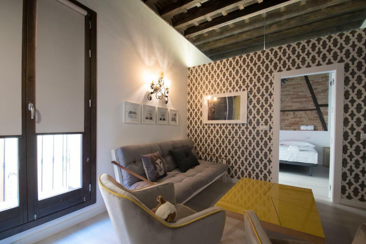 Apartamentos Real Suites Realejo กรานาดา ภายนอก รูปภาพ
